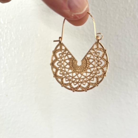 Gold Tone Hoop Costume Jewelry Earrings Boho Hippie - Picture 2 of 5